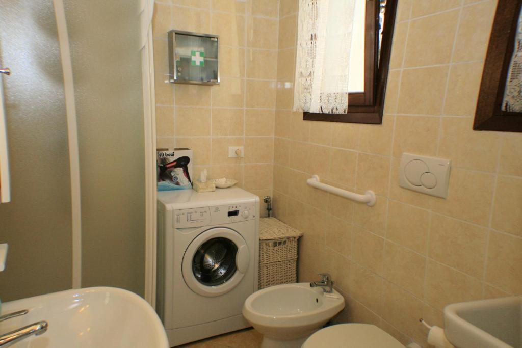 Queen House Venezia Room photo
